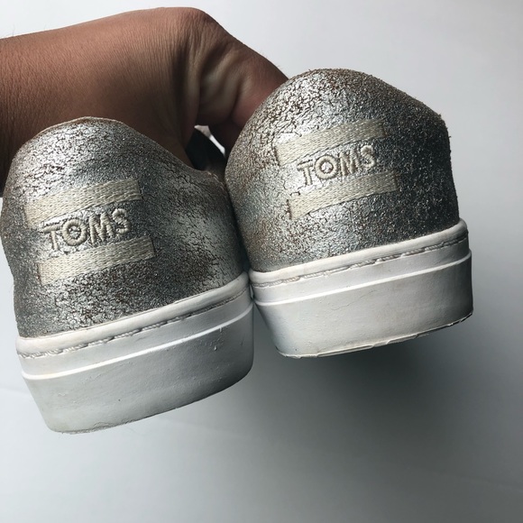 TOMS Lenox Silver Metallic Leather Lace Up Sneaker - Picture 6 of 8
